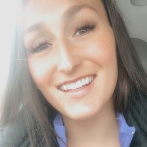 Meet your Posher, Rebecca